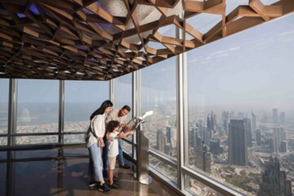 Burj Khalifa 124th floor Non- Prime hours + Cafe – Visit the World’s Tallest Building