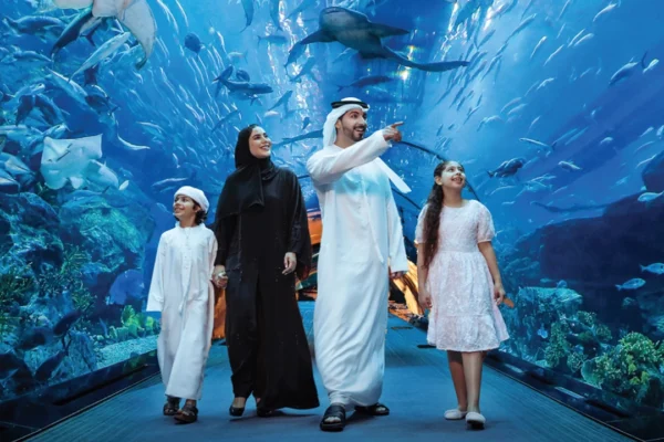 Burj Khalifa 124th floor Non- Prime hours + Dubai Aquarium & Underwater Zoo – Visit the World’s Tallest Building