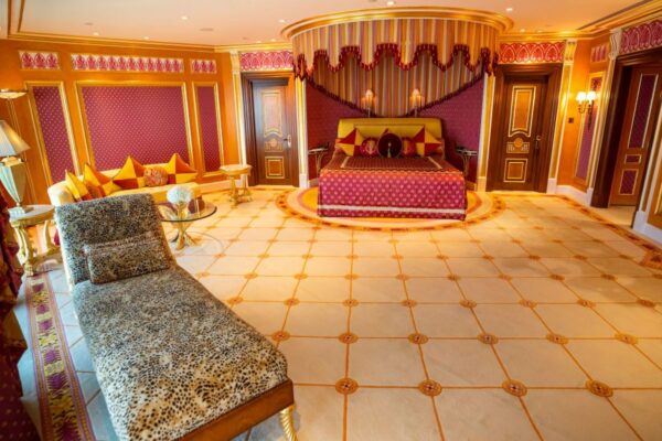 Burj Al Arab Tour with Singnature Beverages